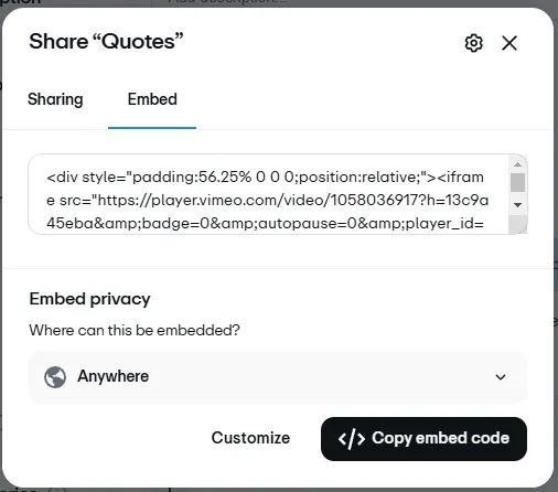 The embed options include the embed code and a button to navigate to customization features